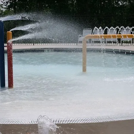 Big Splash Adventure Hotel And Indoor Water Park 