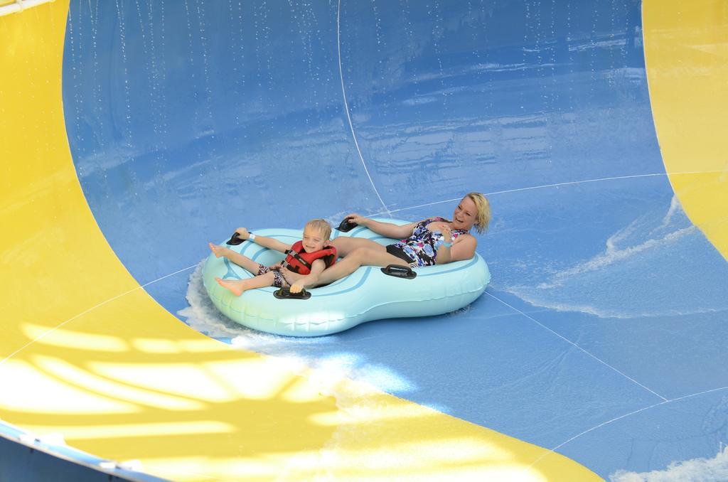 Big Splash Adventure And Indoor Water Park 4*