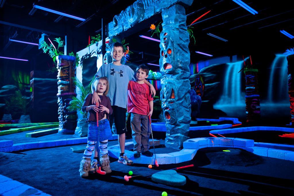 Big Splash Adventure And Indoor Water Park Hotel
